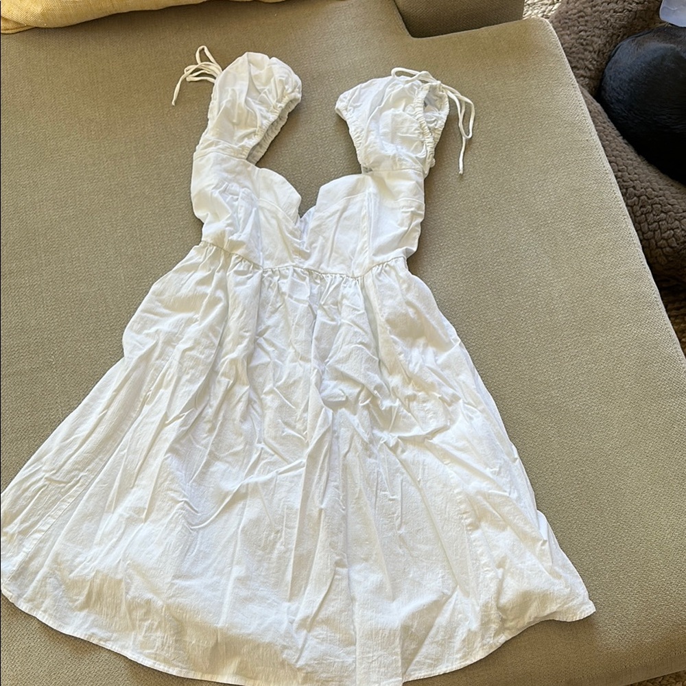 Abercrombie and Fitch White Puff Sleeve Dress
